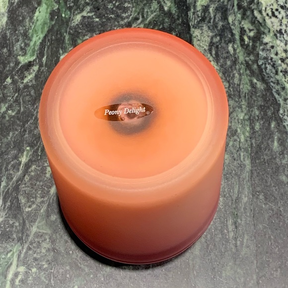 D.L. & Co. Peony Delight Candle - Picture 5 of 5